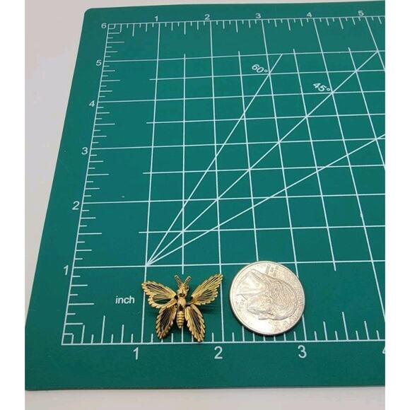 Vintage MONET Butterfly Reticulated Gold Tone Open Work Brooch Lapel Pin‎ Signed - Picture 4 of 4